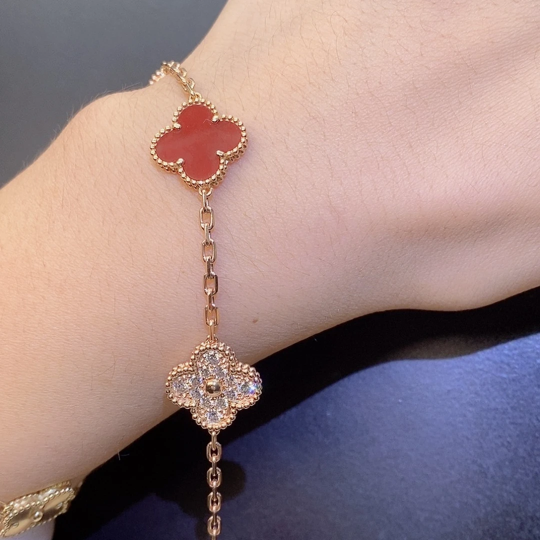 18K金镶嵌钻石手链玛瑙五花手链