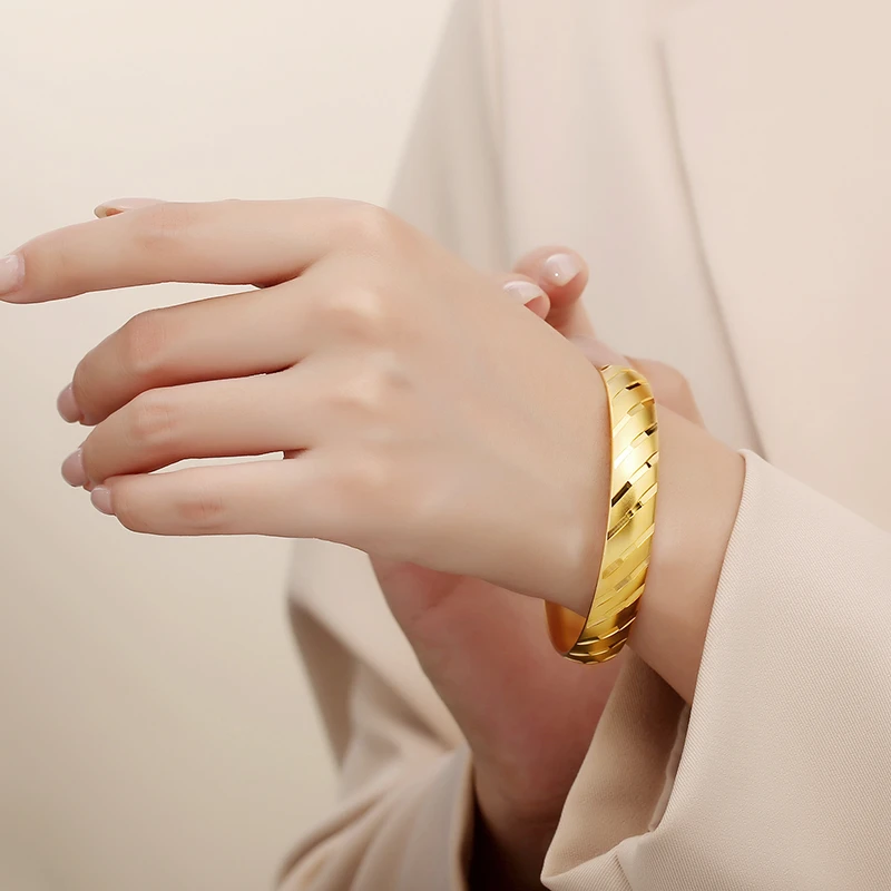 流星雨手镯精美女百搭经典饰品轻奢可调节手镯