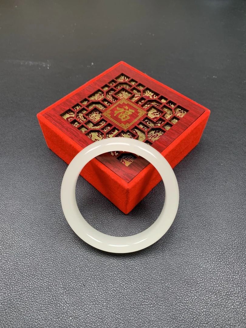 天然新疆料晴水蜂蜜水宽版正圈手镯 带证书带礼盒