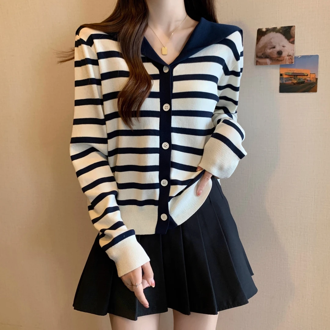 学院风针织衫条纹长袖女士秋冬新款宽松显瘦海军领洋气减龄上衣