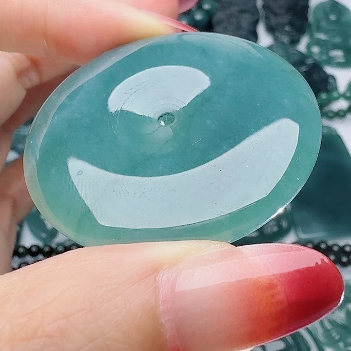 颈饰未镶嵌翡翠天然的A货翡翠多样性发其一