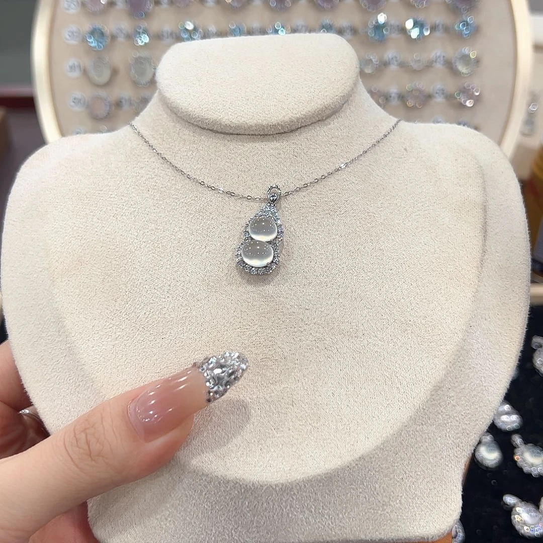 H***i蛇纹石玉银S925镶嵌颈饰