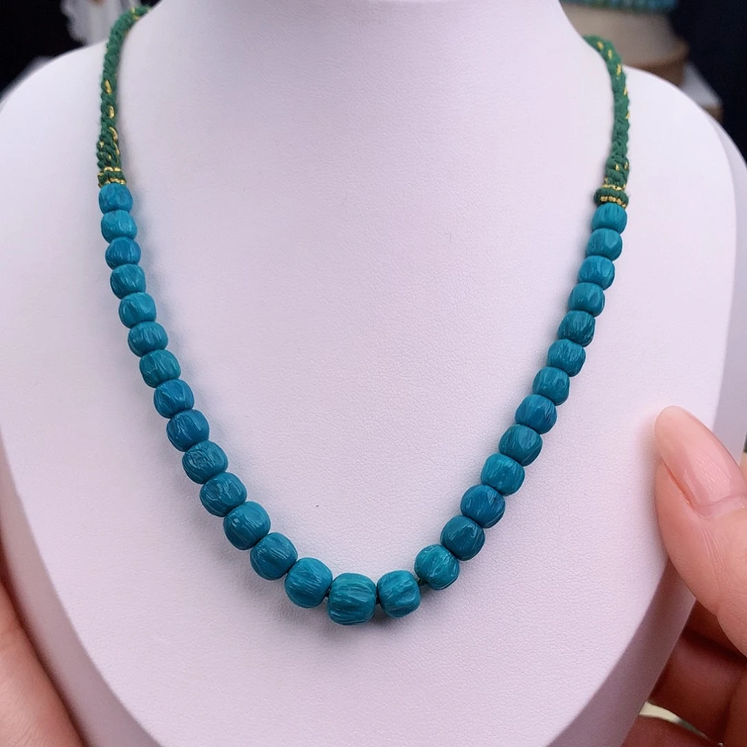 绿松石未镶嵌颈饰