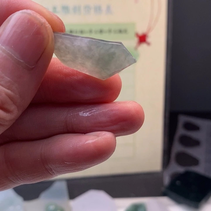 翡翠未镶嵌颈饰缅甸翡翠A货边角