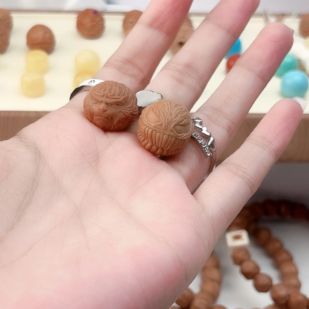 昊***i猴头核桃手串齐天大圣素籽+毒液素籽