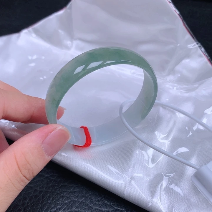 未镶嵌手镯翡翠。。
