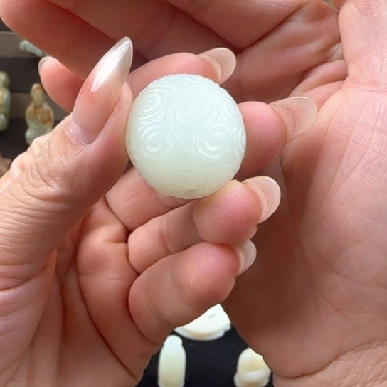 和田玉（糖玉）未镶嵌颈饰