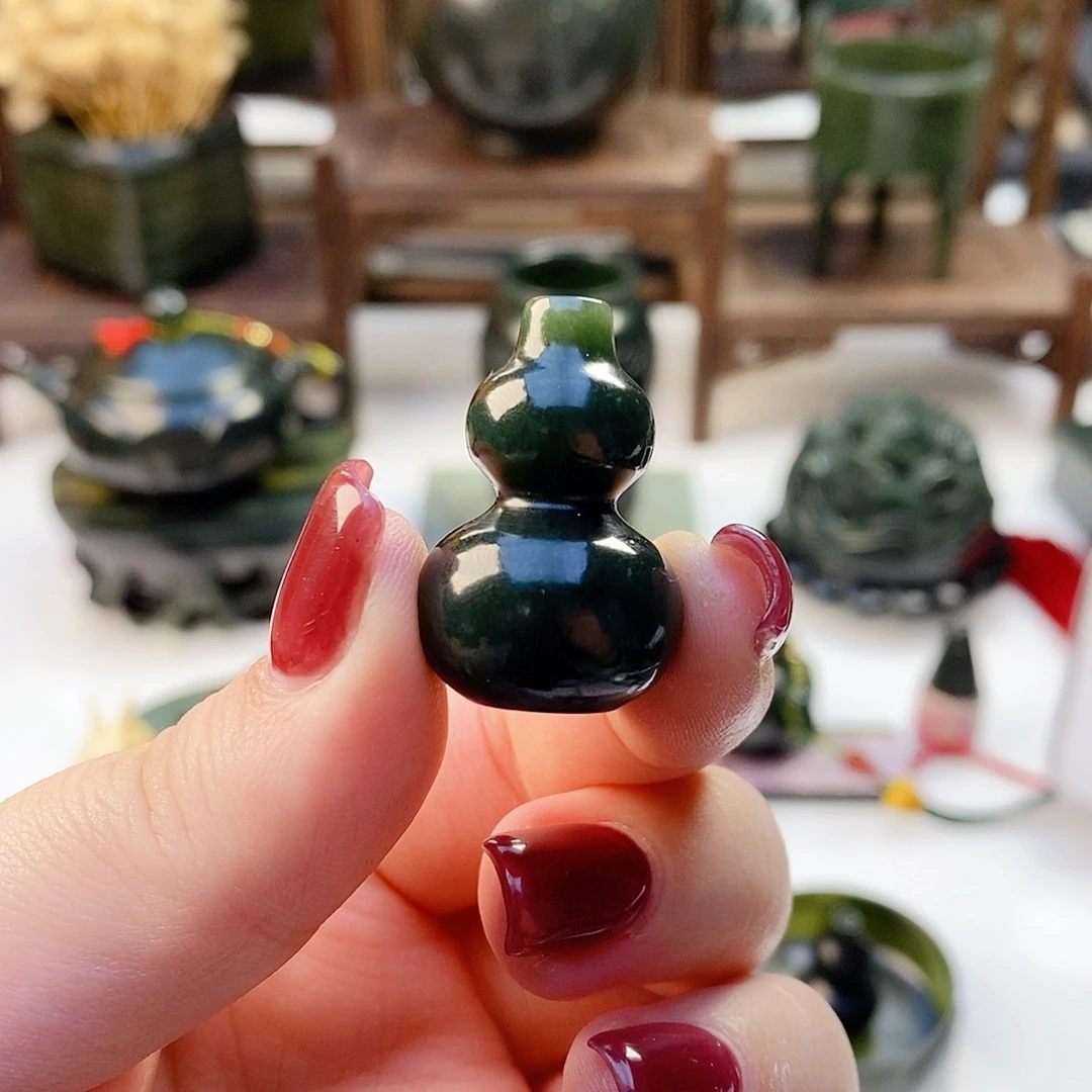 未镶嵌和田玉（青玉）把件