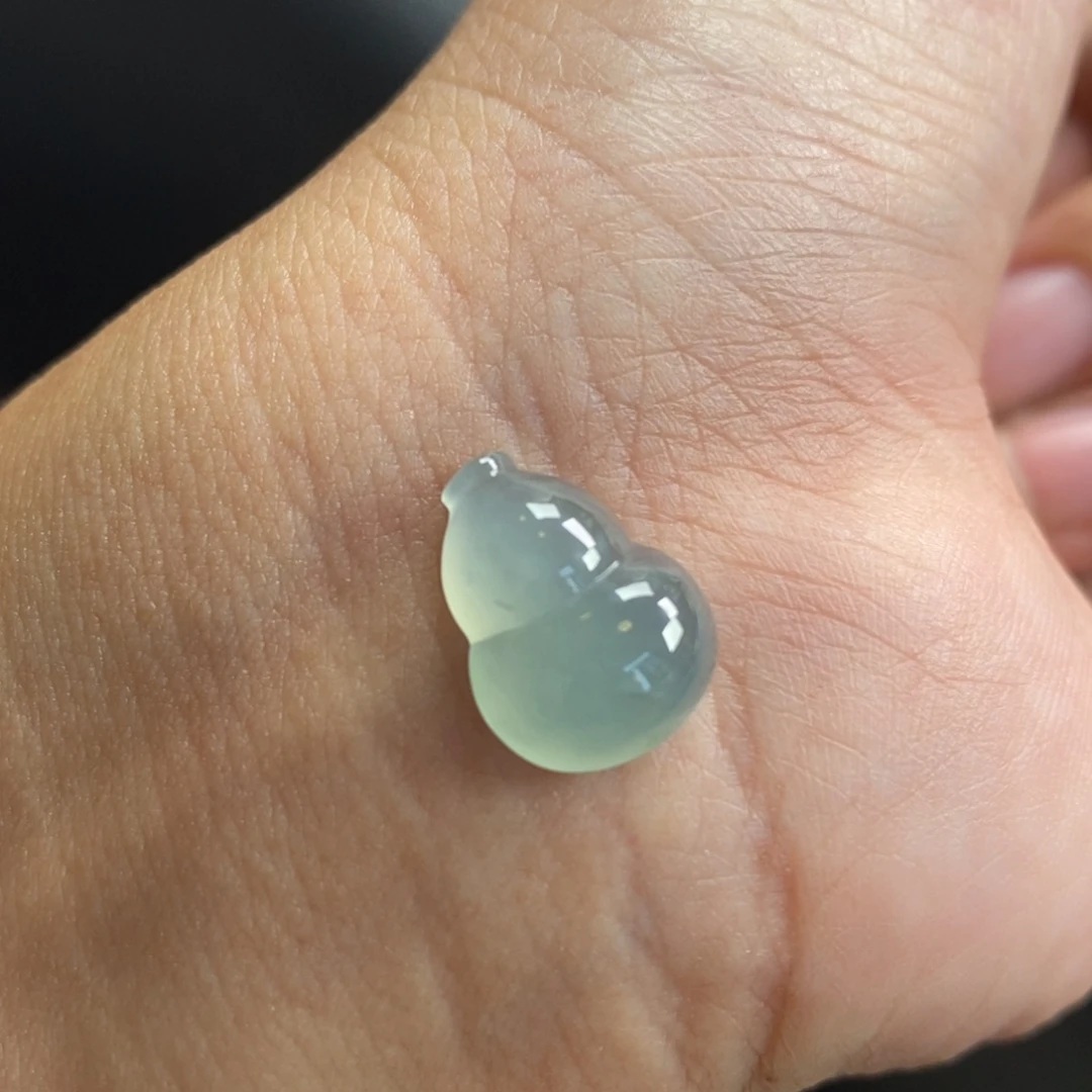 翡翠散珠晴底起胶葫芦