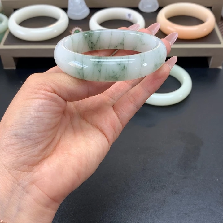 石英质玉手镯未镶嵌薰*草60