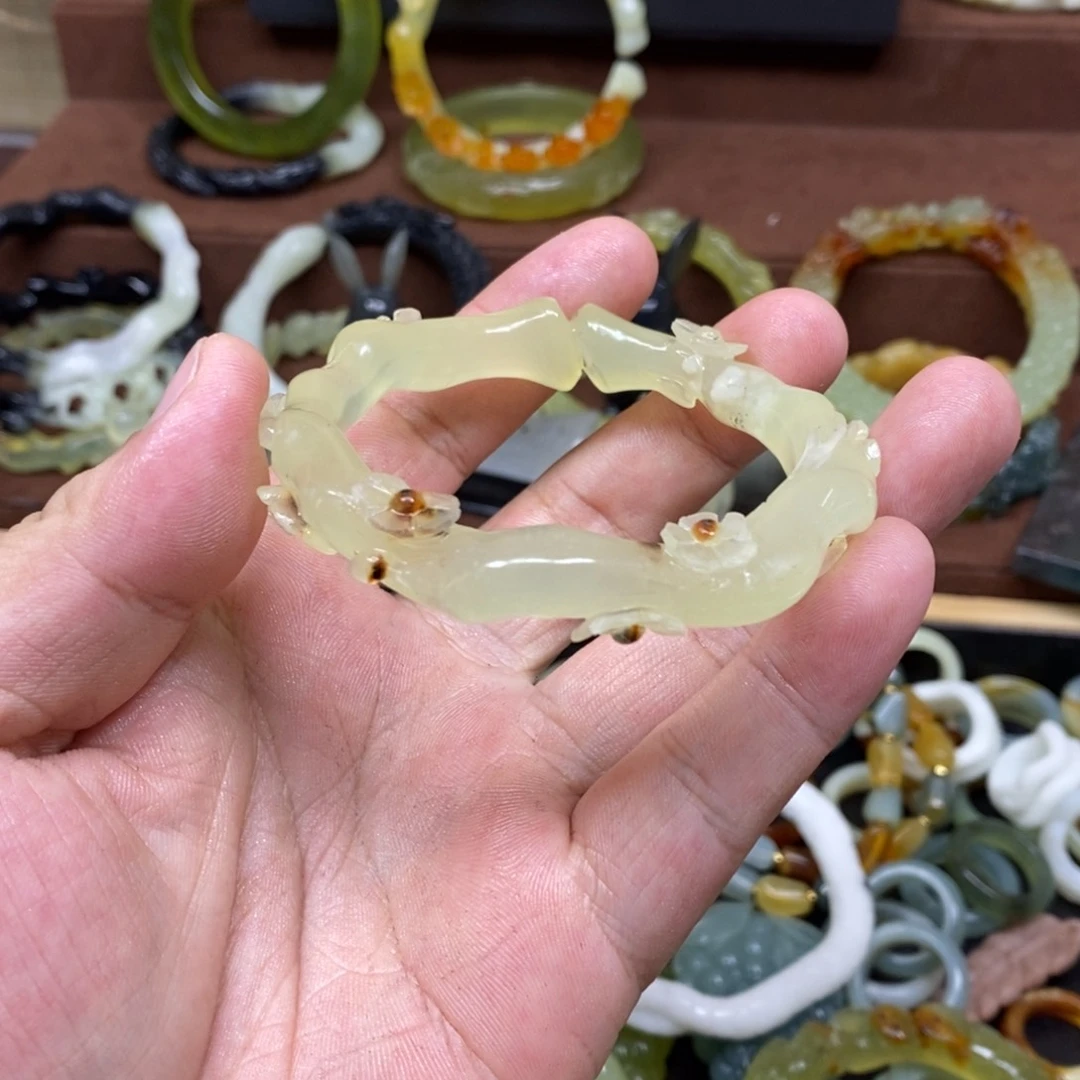 蛇纹石玉手镯未镶嵌戚*
