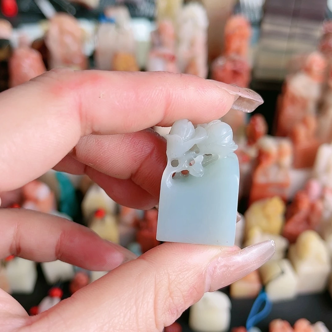 寿山石印石S****?玉兰花