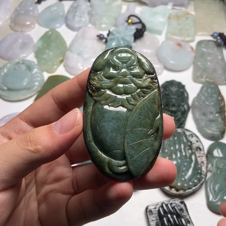 翡翠未镶嵌颈饰钟馗38