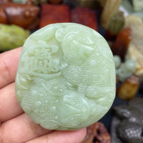 蛇纹石玉未镶嵌颈饰60