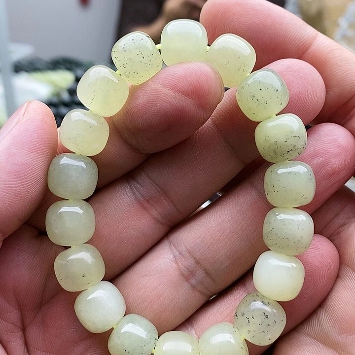 【闪购商品】未镶嵌手链和田玉12黄口青花