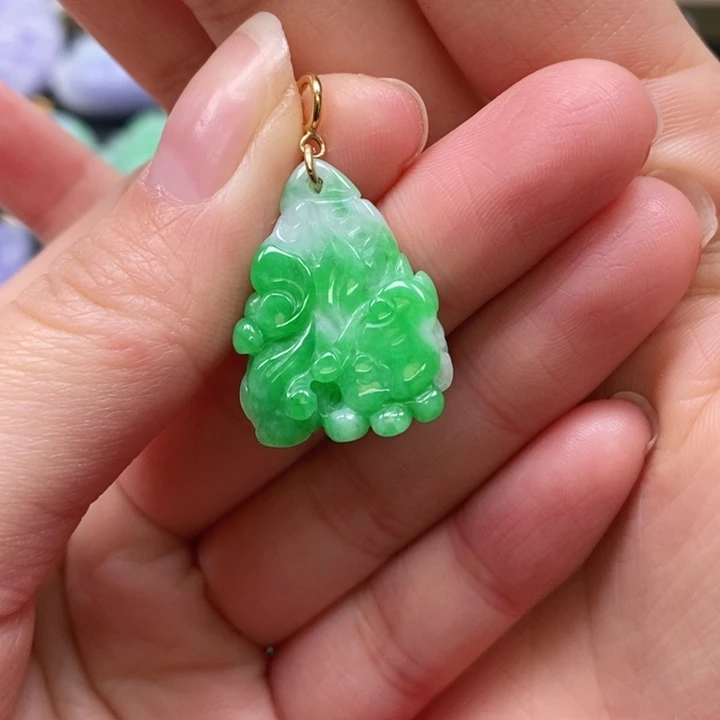 翡翠颈饰未镶嵌吊坠