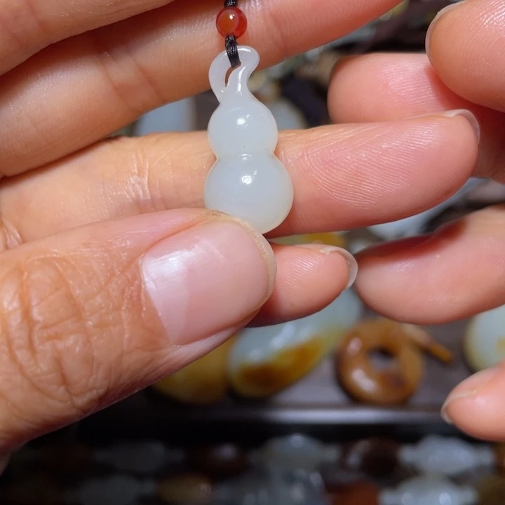 和田玉未镶嵌颈饰Y*