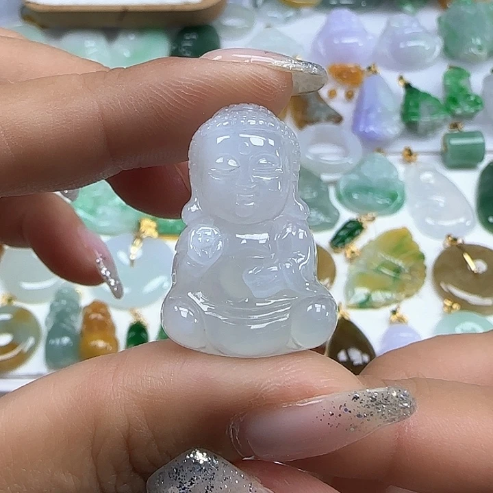 翡翠颈饰未镶嵌白冰宝宝佛