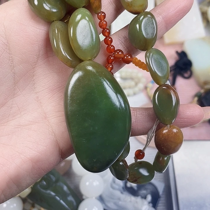 ？***和田玉未镶嵌颈饰