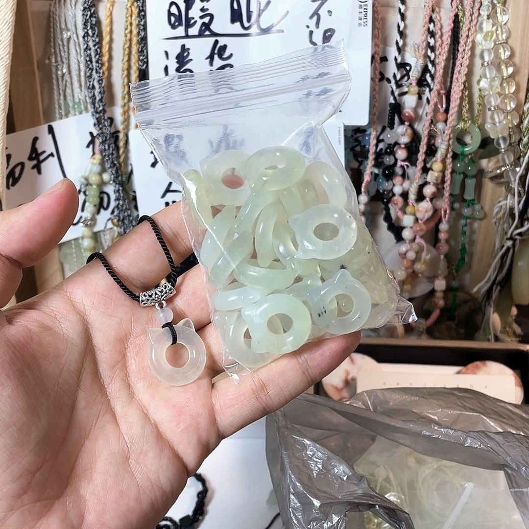 蛇纹石玉合金颈饰