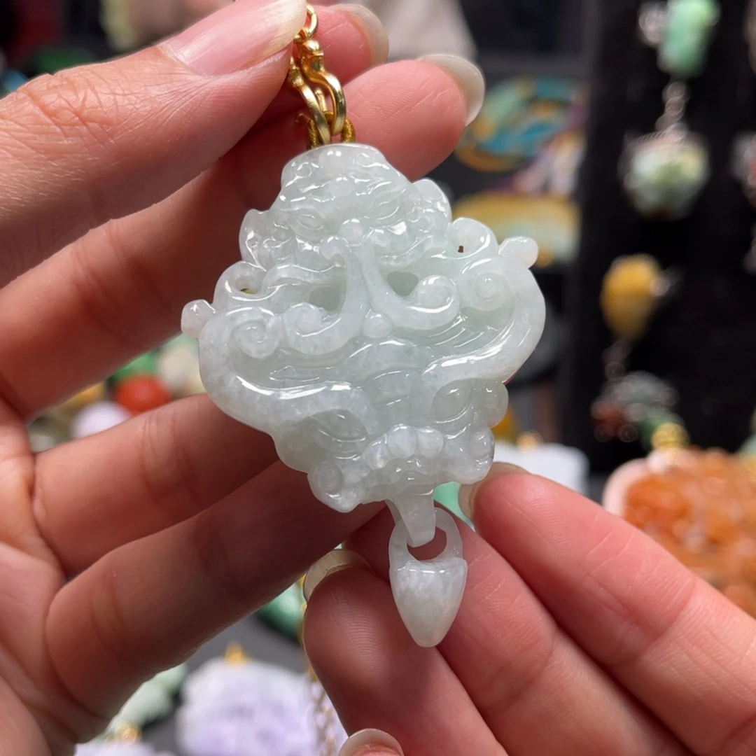 翡翠颈饰未镶嵌vvcvvggggvvbbbbbbb