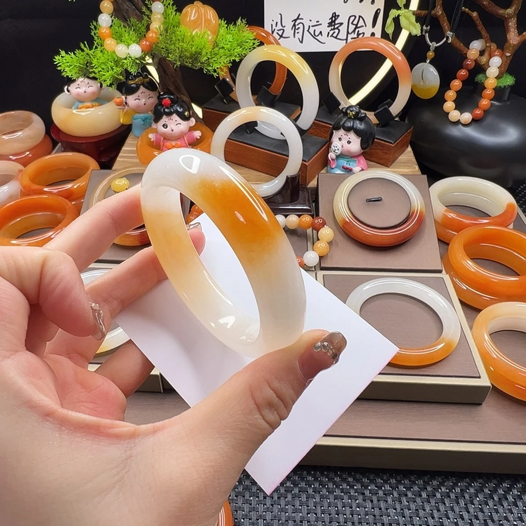 一***石英质玉（黄龙玉）未镶嵌手镯