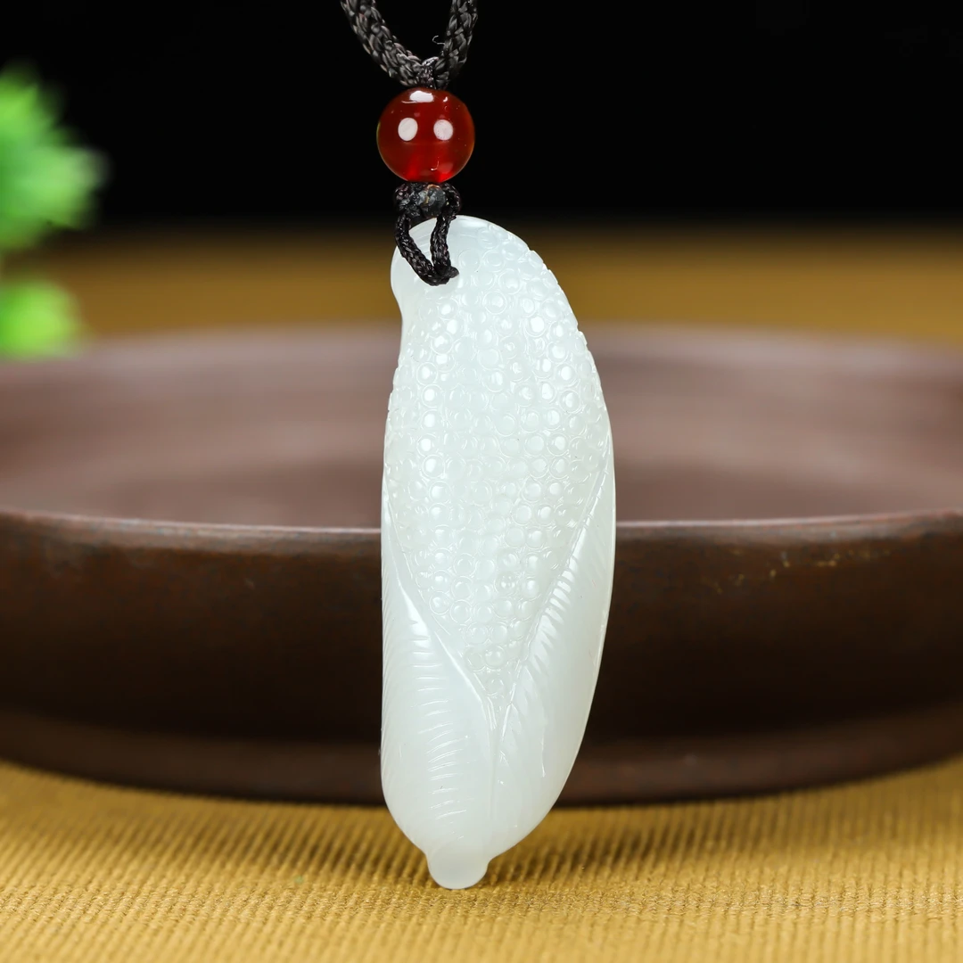上等新疆天然和田玉玉米吊坠时尚雕刻百搭手工仅此一件白色女士