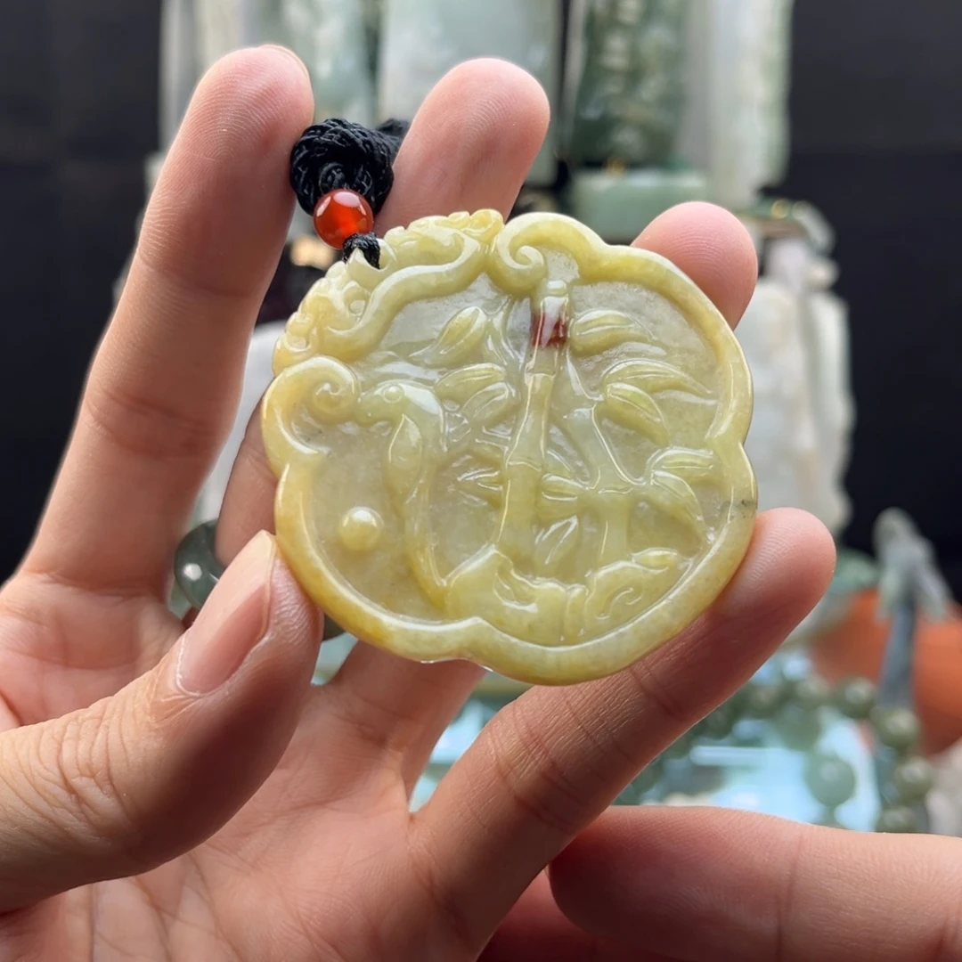 翡翠未镶嵌颈饰竹节