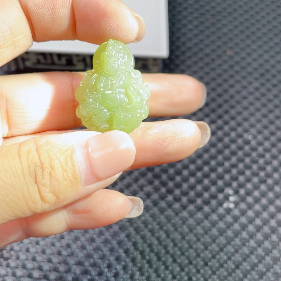 和田玉未镶嵌颈饰黄口黄财神3