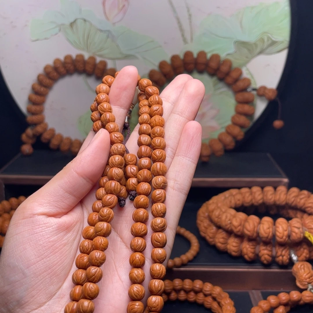 品***滨吊坠桃核0.8玉龙脊108