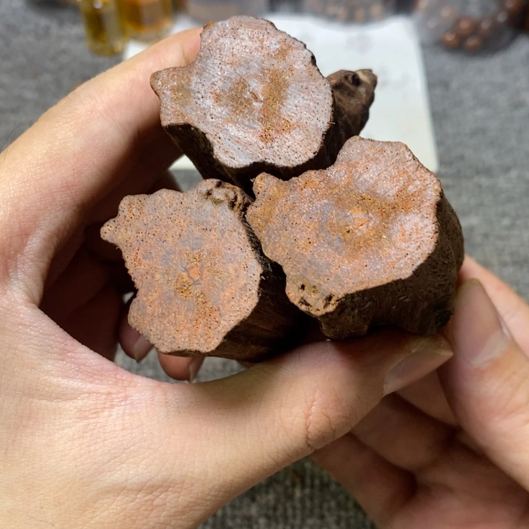 藤类降真香手把件发其一