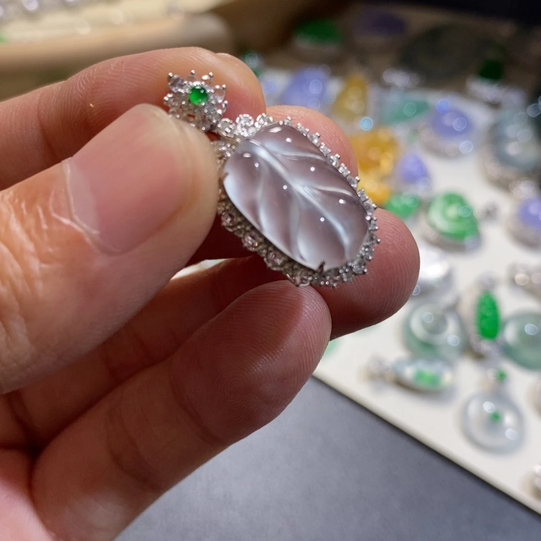 翡翠18K金镶嵌吊坠(不含链)叶子