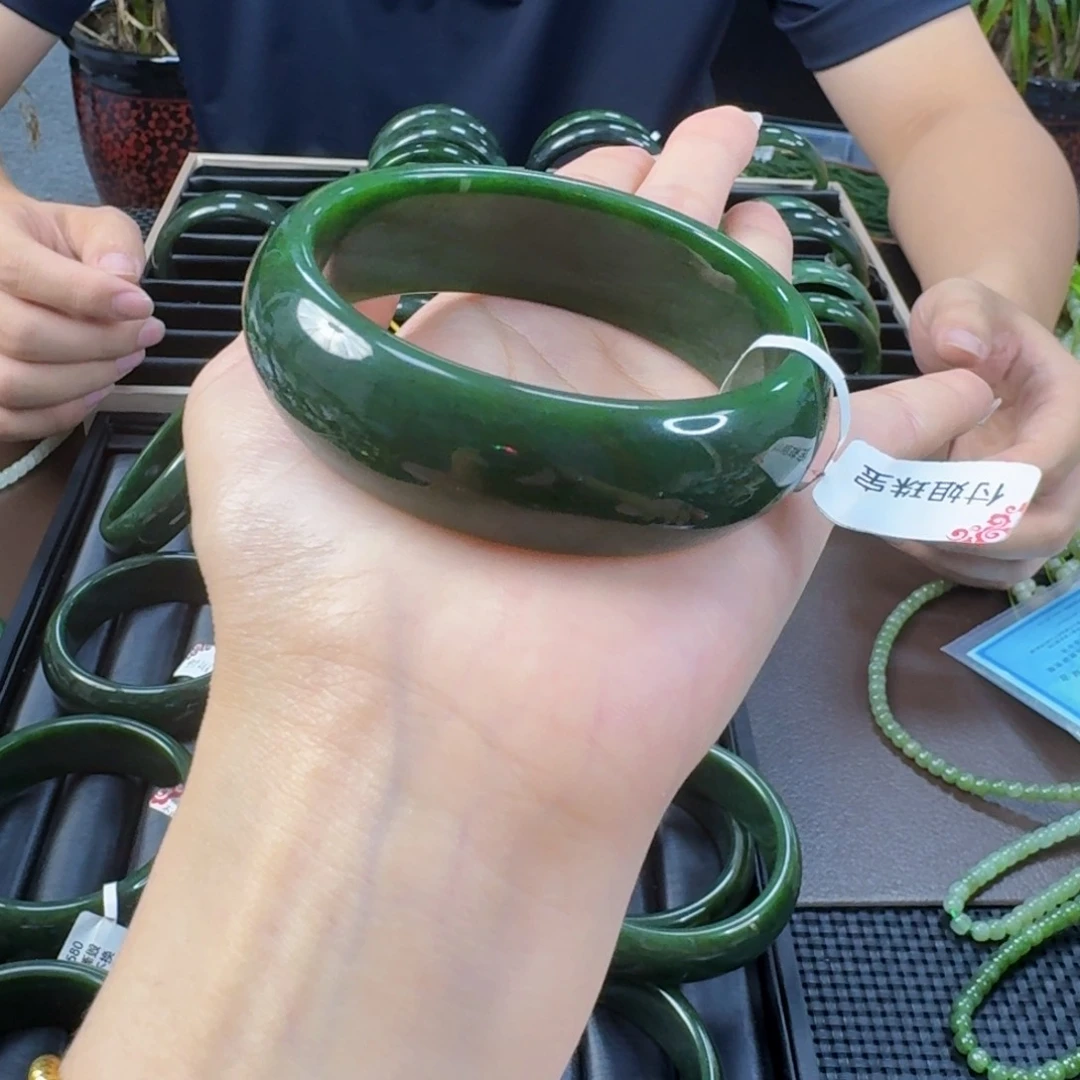 和田玉（碧玉）手镯未镶嵌