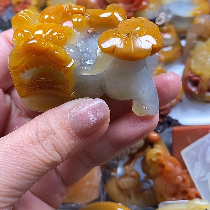 石英质玉（黄龙玉）合金颈饰