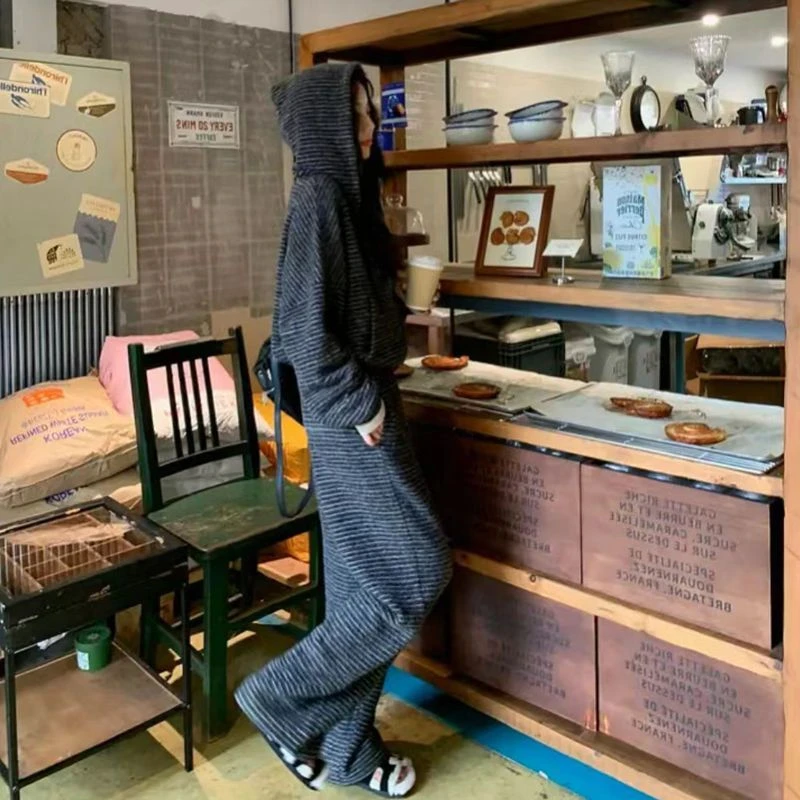 一衣多穿超实用！条纹连帽卫衣阔腿裤女单独搭配，轻松解锁多种风格