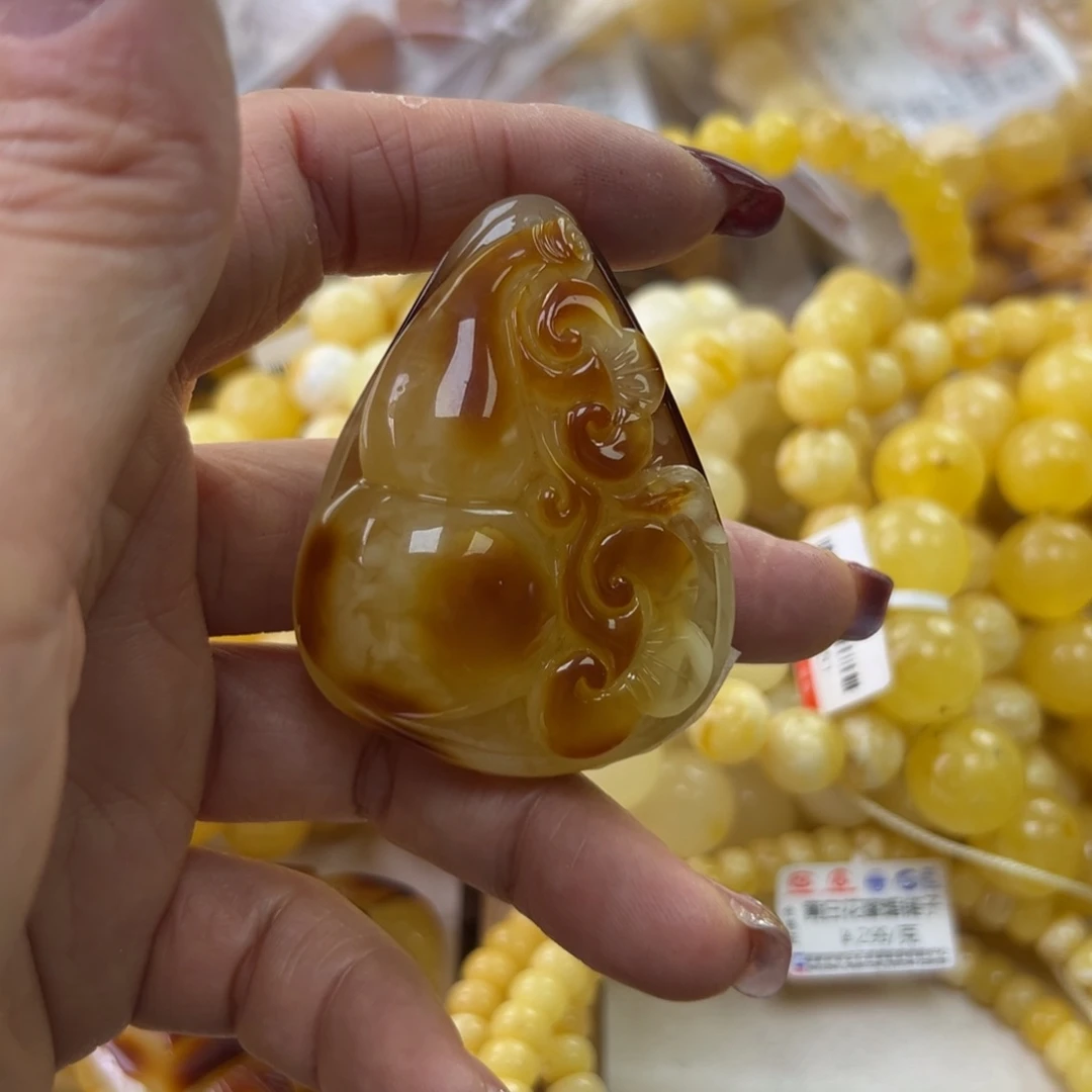 琥珀珠宝奇石未镶嵌