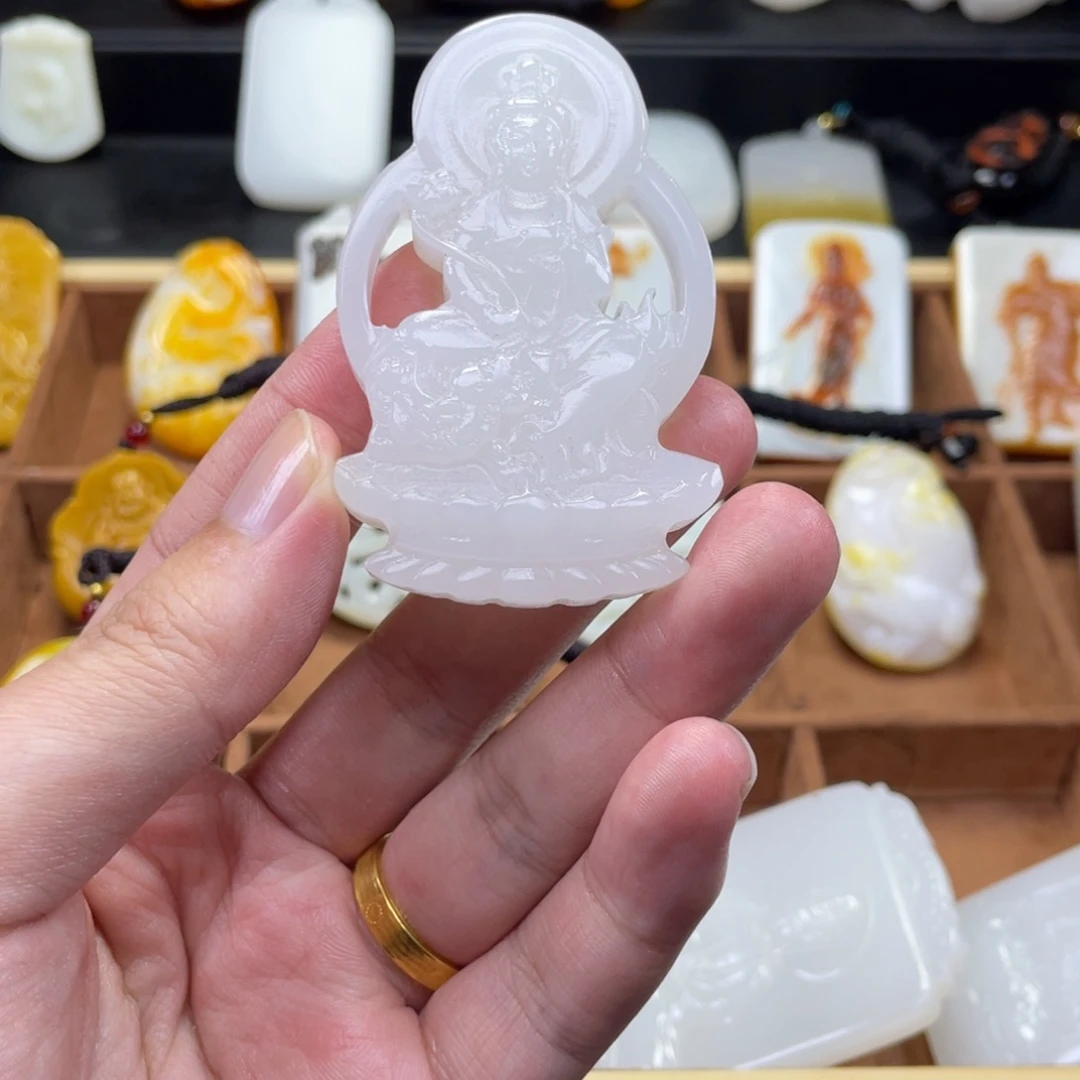 颈饰未镶嵌和田玉（配绳）