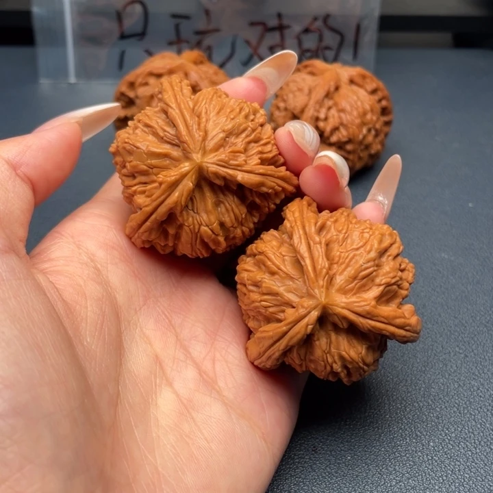 彬***礼文玩核桃吊坠白狮子