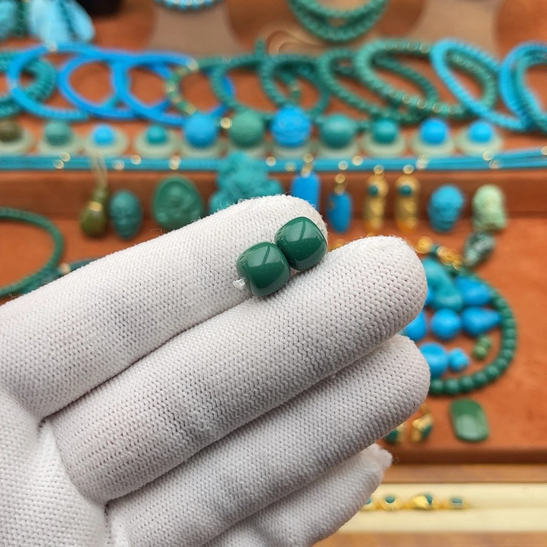 绿松石未镶嵌珠宝奇石