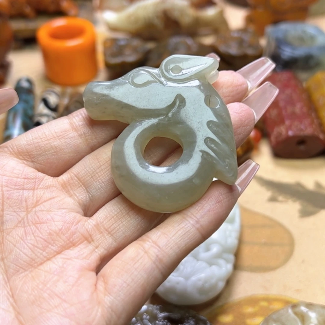 【闪购商品】蛇纹石玉颈饰未镶嵌