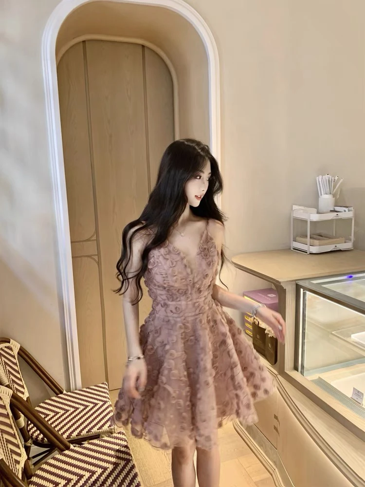 粉色常规刺绣V领吊带短裙连衣裙公主优雅名媛法式粉连衣裙LX175