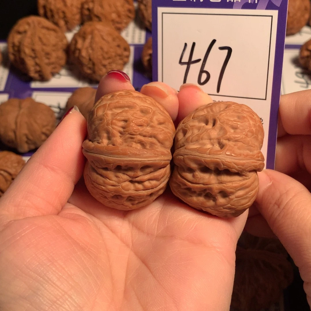 L***u把件文玩核桃467元宝4.2