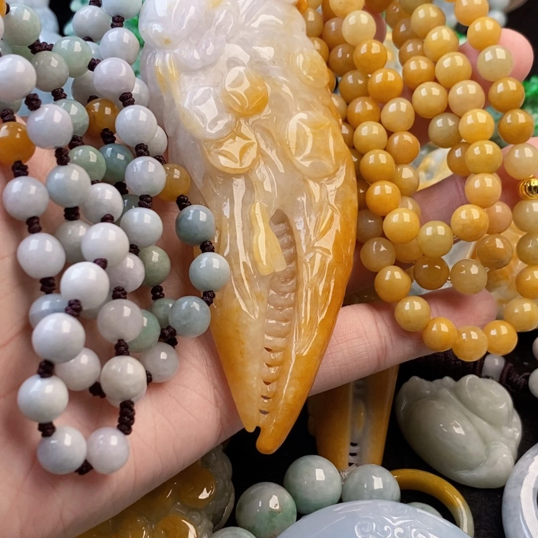 小***子翡翠未镶嵌吊坠(不含链)