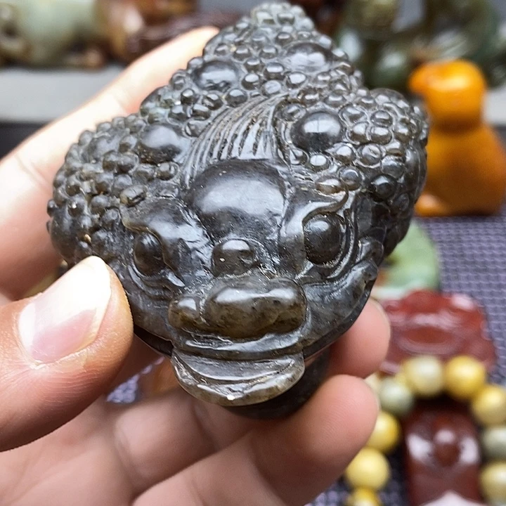 未镶嵌蛇纹石玉颈饰