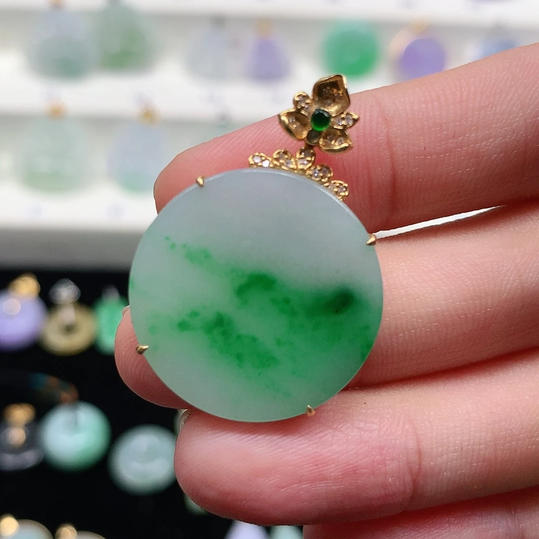 颈饰18K金镶嵌翡翠翡翠吊坠