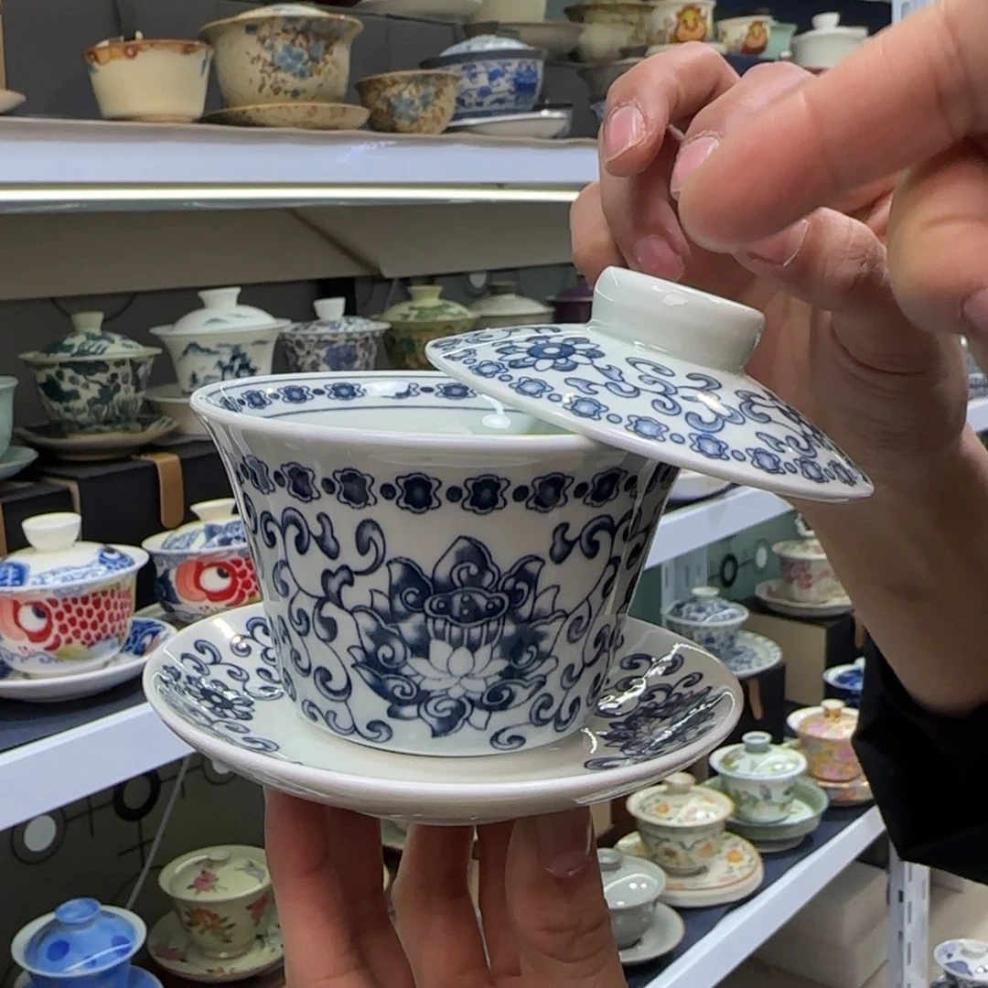 高温下的高温天气使人心情愉悦