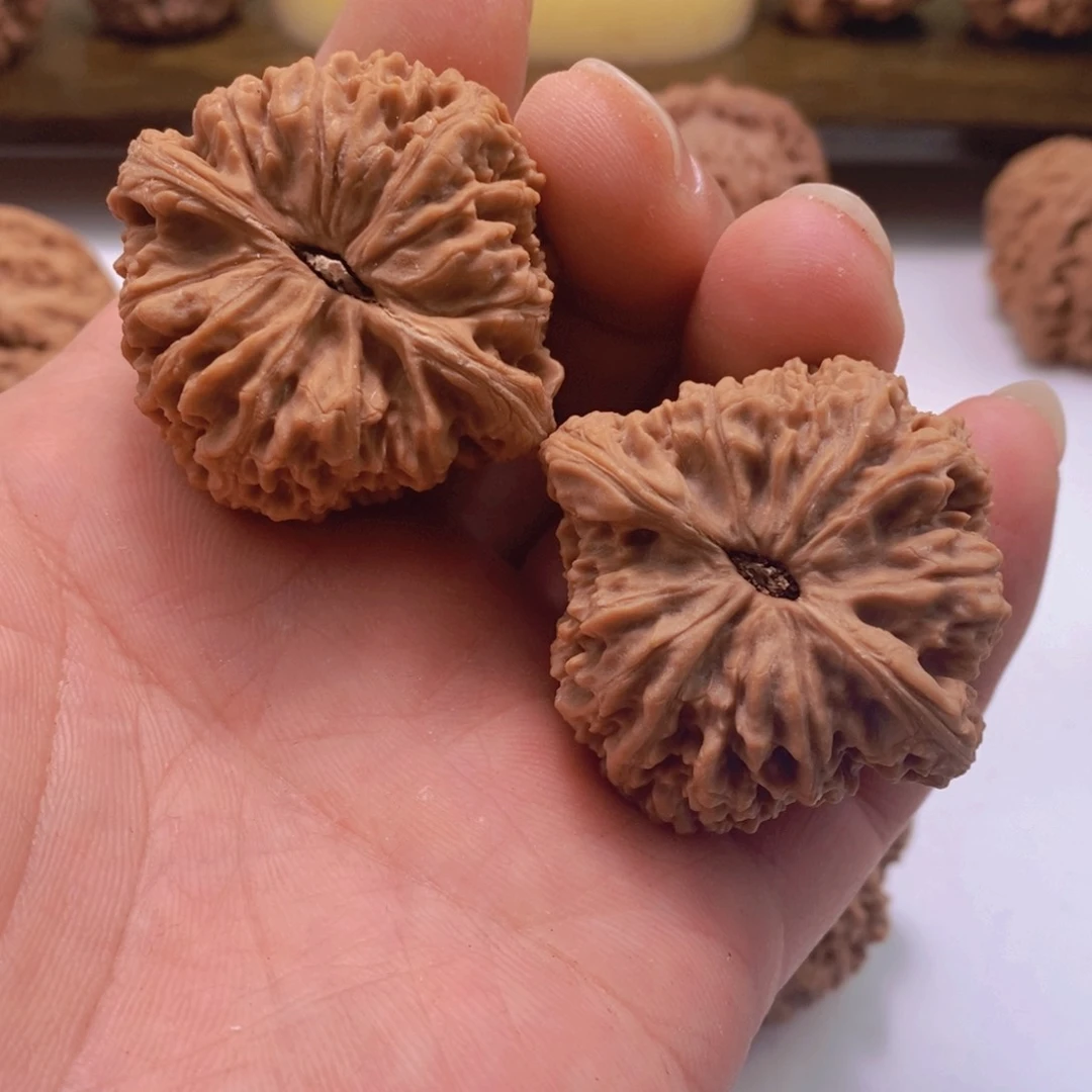 文玩核桃把件财**涨文玩核桃南疆