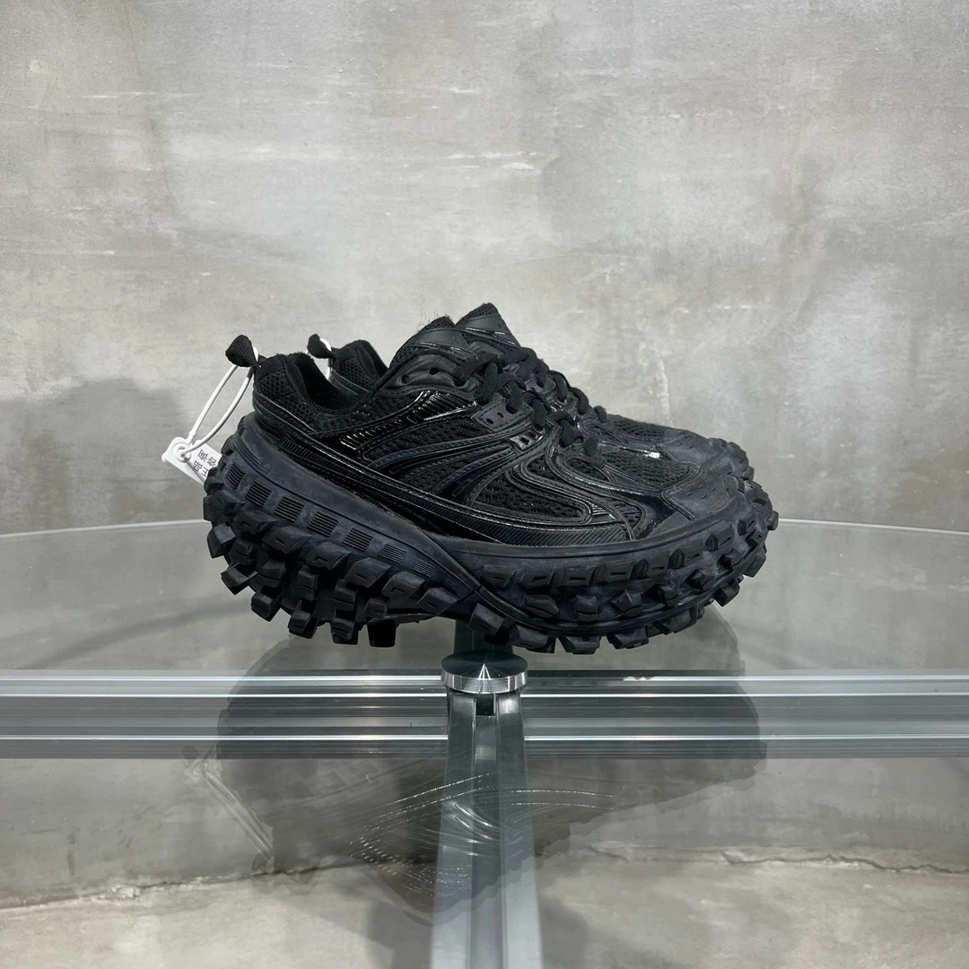 99新 Balenciaga/巴黎世家 黑武士轮胎鞋 34码 YH11239