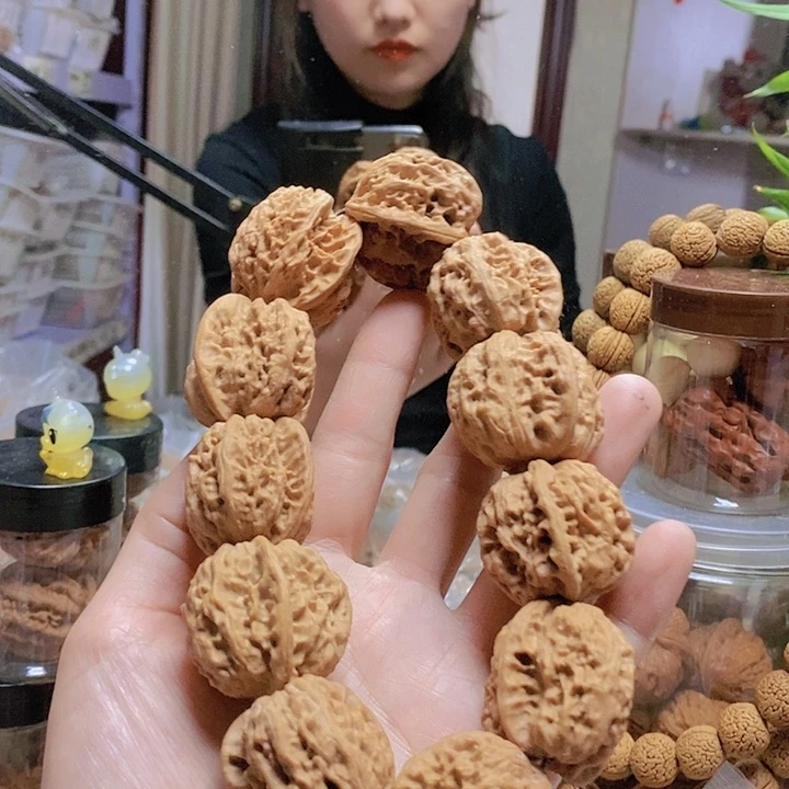 【闪购商品】文玩核桃把件32野狼手持