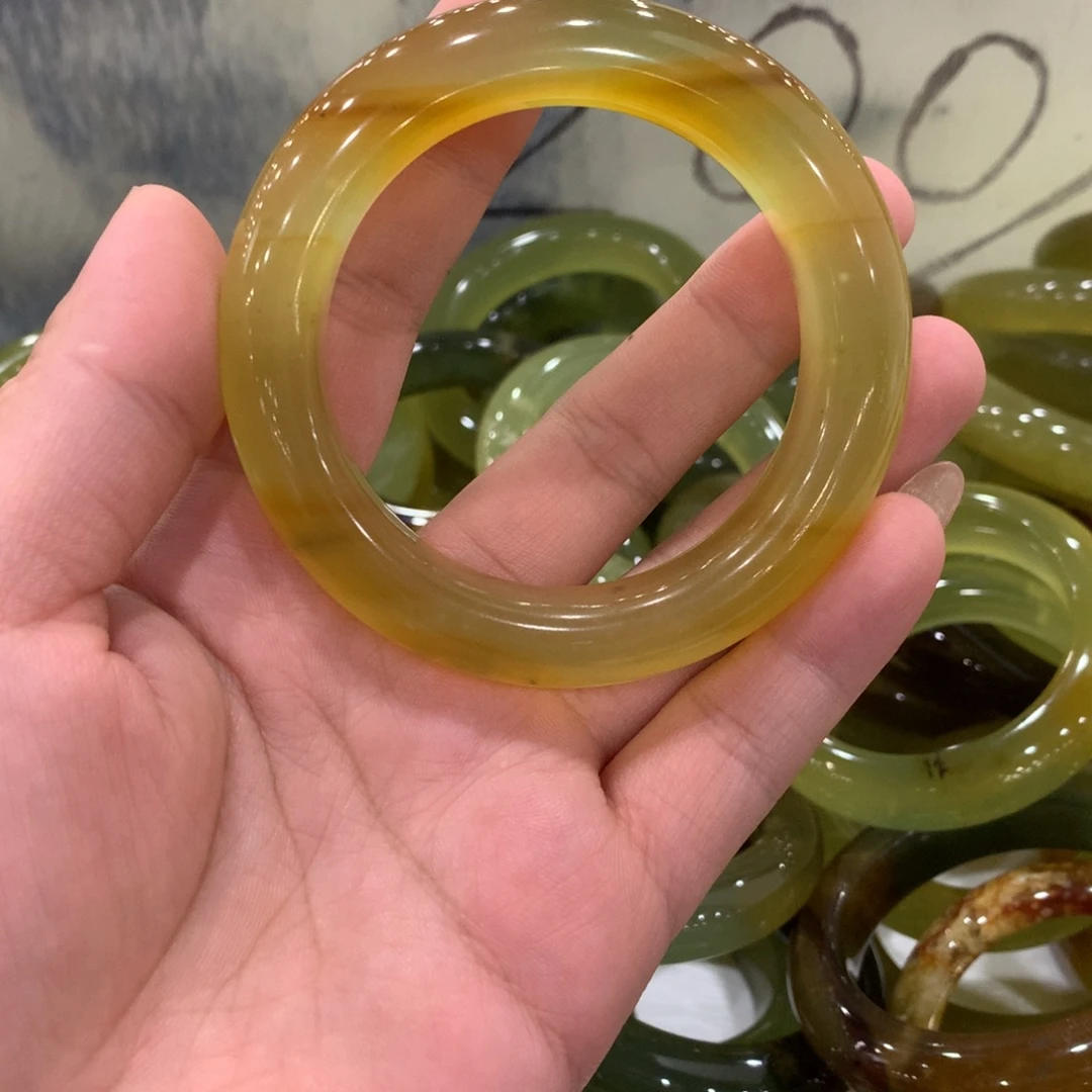 迪***！未镶嵌蛇纹石玉手镯
